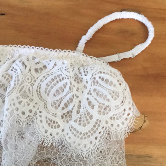 VS Triangle Lace Bralette - Picture 2 of 4